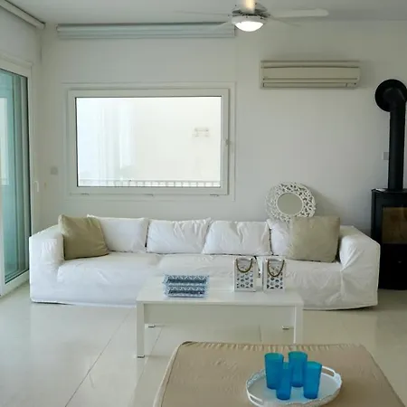 Narcissus 19 ヴィラ パラリムニ